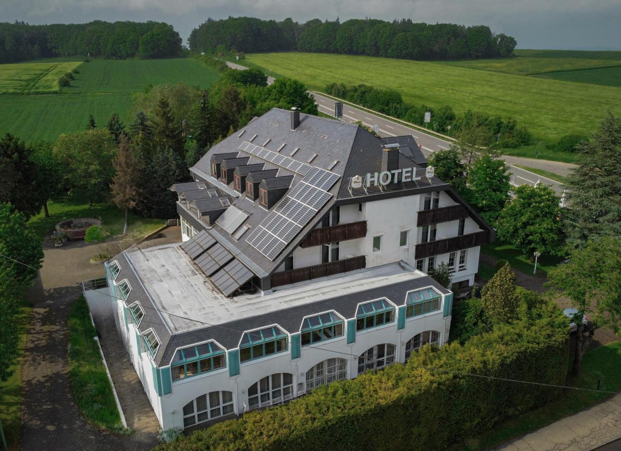 Zenner's Landhotel Newel Exterior foto